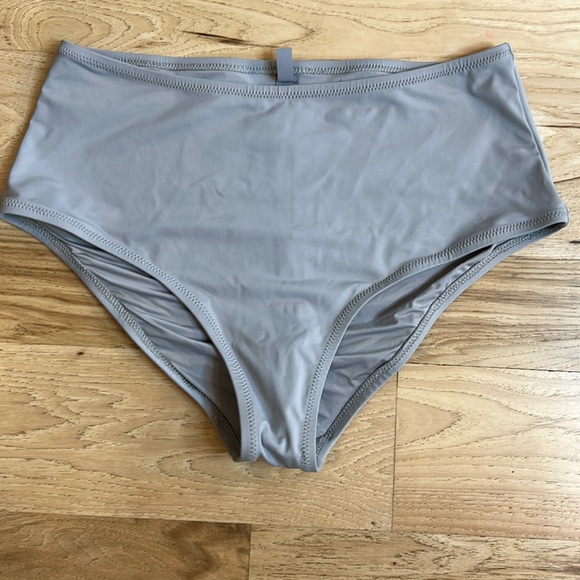 Skims swim color chrome high waist size medium swim bottoms - Picture 2 of 4